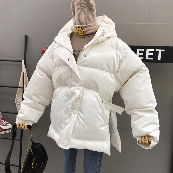 Aktuális női kabát kapucnival különböző színekben