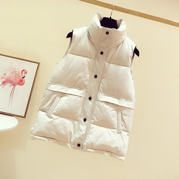 Νέο μοντέλο γυναικείο γιλέκο με μεγάλο κολάρο  σε λευκό, μαύρο και κόκκινο χρώμα