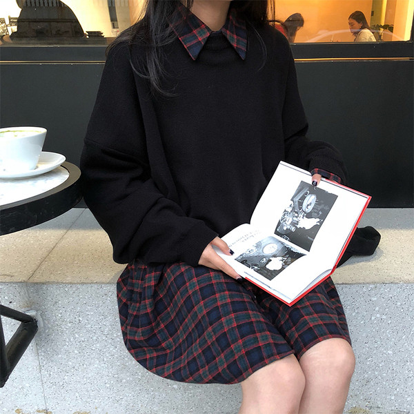 Pulover de dama modern cu decolteu rotund in mai multe culori diferite