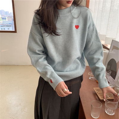 Μοντέρνο γυναικείο πουλόβερ με κεντήματα σε λευκό, γκρι, πορτοκαλί και μπεζ χρώμα