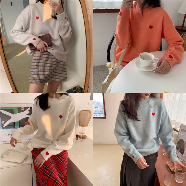 Μοντέρνο γυναικείο πουλόβερ με κεντήματα σε λευκό, γκρι, πορτοκαλί και μπεζ χρώμα