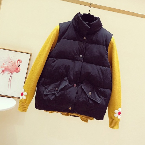 Hétköznapi női mellény új modellje fehér és fekete színben