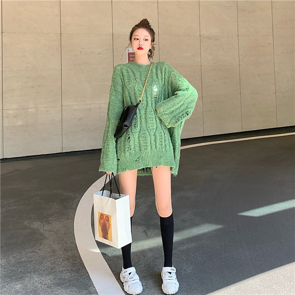 Hosszú női pulóver kerek nyakkivágással, két színben