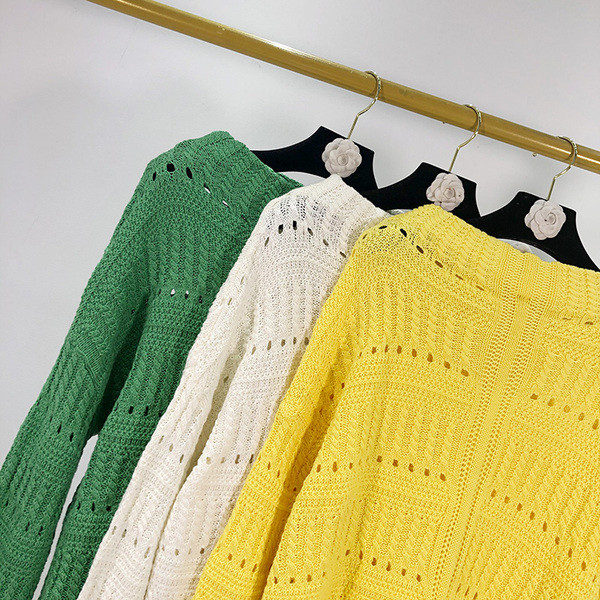 Πουλόβερ με μακρύ μανίκι με ωοειδές λαιμόκοψη σε κίτρινο, λευκό και πράσινο χρώμα