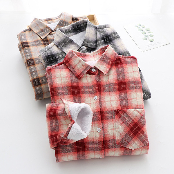 Modern női kockás ing barna, fekete és piros zsebbel