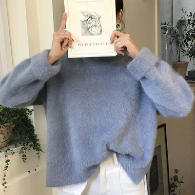 Χειμερινό γυναικείο πουλόβερ με ψηλό γιακά σε λευκό και μπλε χρώμα