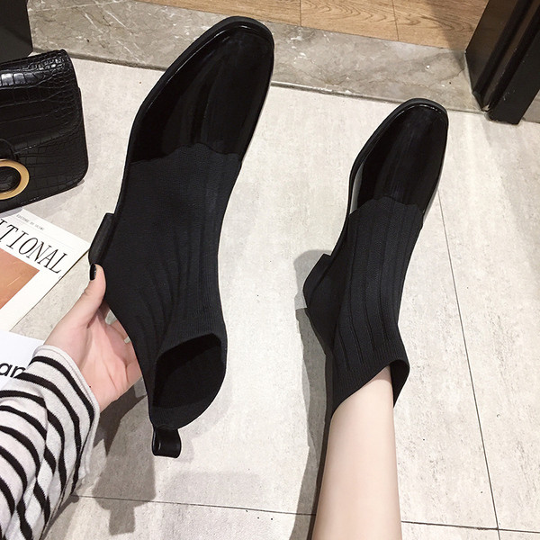 Cizme de dama stilate de culoare neagra - tip soseta