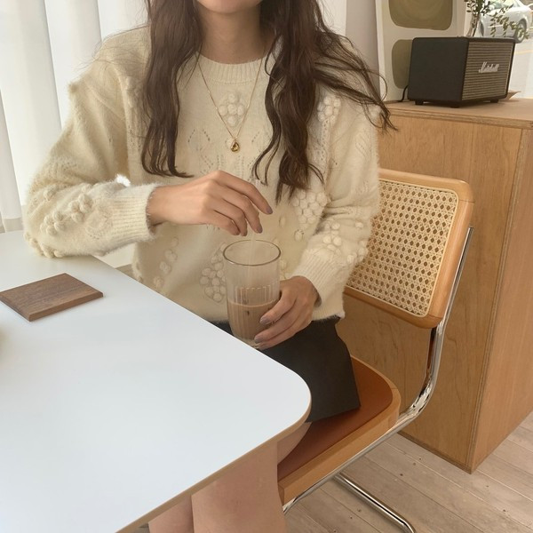 Χειμερινό γυναικείο πουλόβερ σε λευκό και μπλε χρώμα