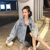 Rövid és széles női farmerdzseki világos színben