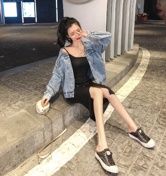 Rövid és széles női farmerdzseki világos színben