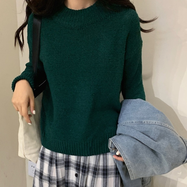 Női téli pulóver hosszú modell magas gallérral több színben