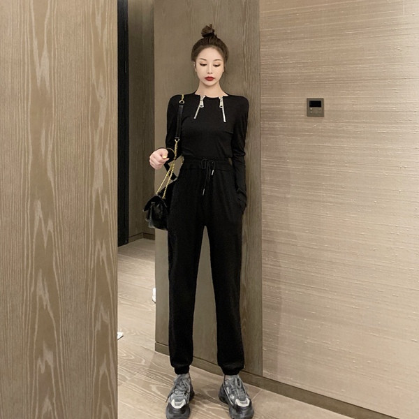 Εντυπωσιακή γυναικεία μπλούζα με φερμουάρ σε μαύρο χρώμα