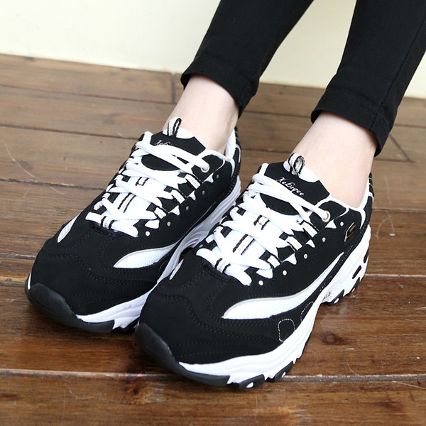 Alkalmi férfi tornacipő fűzővel és vastag talppal, fekete színben