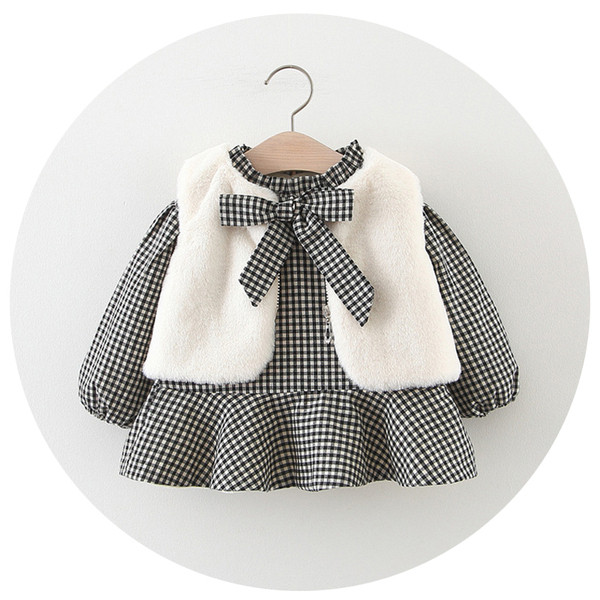 Set modern pentru copii din două părți rochie în carouri + vestă în roșu și negru