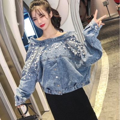 Modern rövid farmer dzseki gombokkal és gyöngyökkel