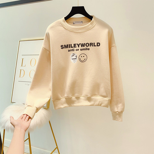 Γυναικεία μπλούζα με επιγραφή και εφαρμογή σε τέσσερα χρώματα