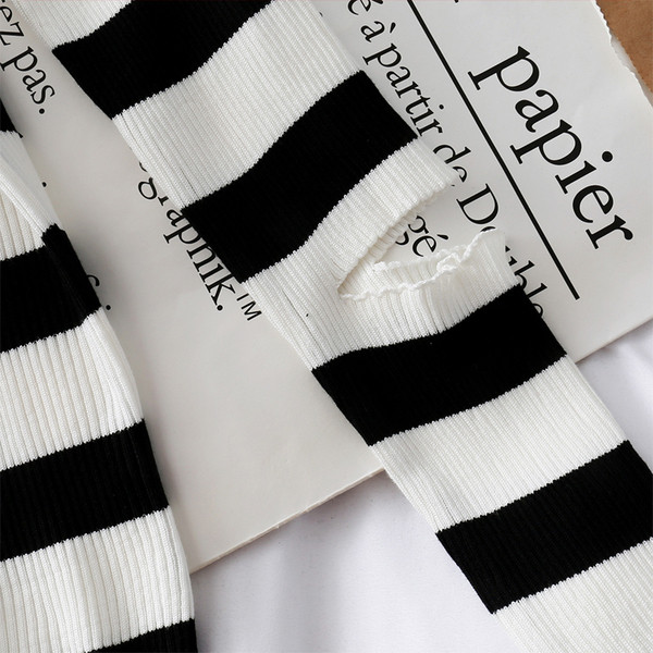 Női alkalmi pulóver ovális nyakkivágással és hosszú ujjú fehér és sárga színben