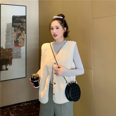 Vestă scurtă de puf în trei culori cu nasturi