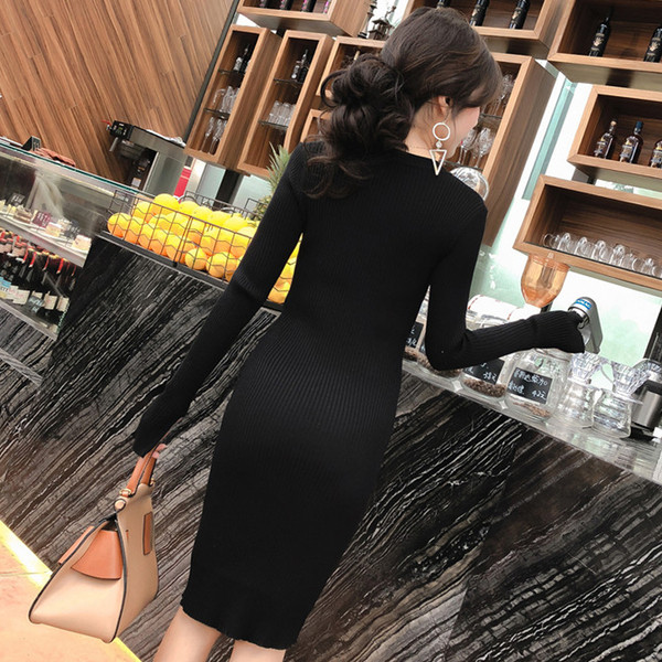 Lezser hosszú téli ruha hosszú ujjal és gombokkal bézs és fekete színben