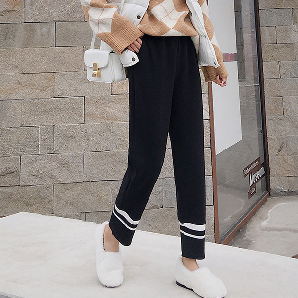 Модерни дамски панталони с висока талия в бежов и черен цвят