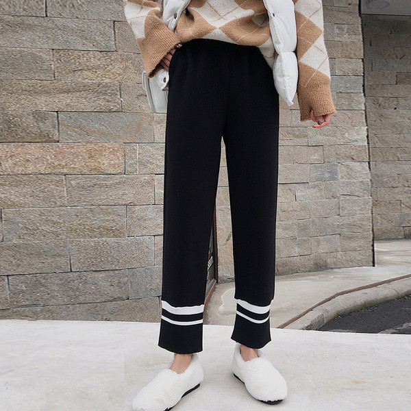 Модерни дамски панталони с висока талия в бежов и черен цвят