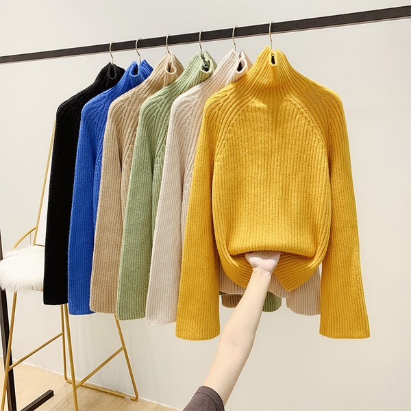 Modern női pulóver magas gallérral, többféle színben