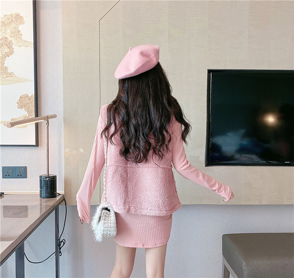 Női pehelymellény zöld és rózsaszín gombokkal