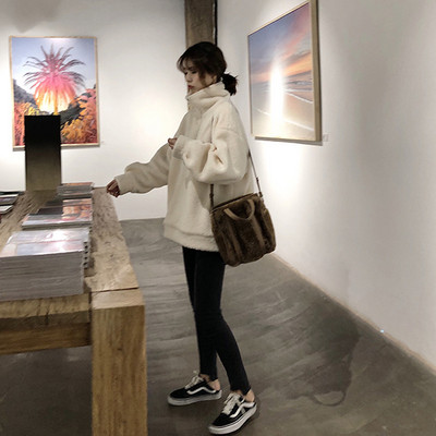 Γυναικείο φούτερ με φερμουάρ σε λευκό και μαύρο χρώμα