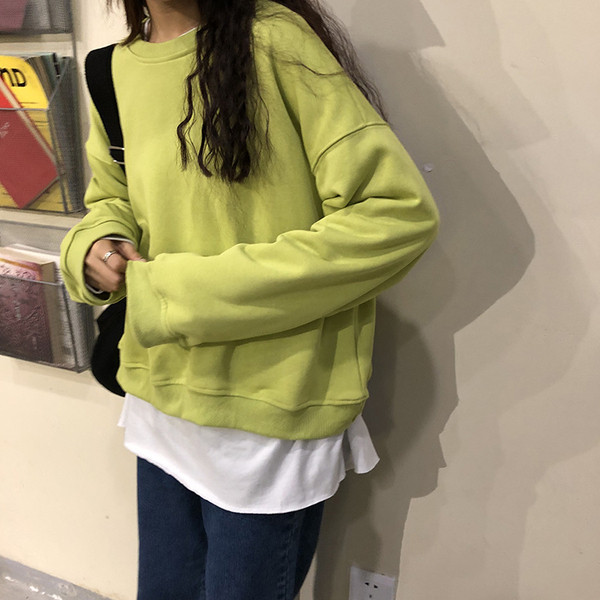 Bluză casual de damă cu decolteu rotund în verde, galben și albastru