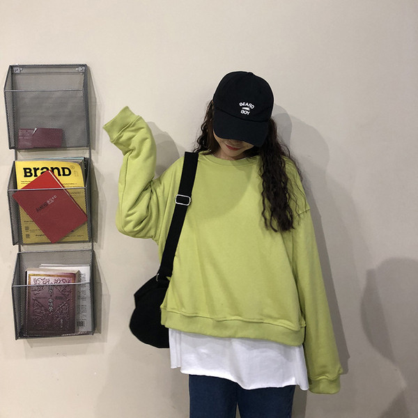 Bluză casual de damă cu decolteu rotund în verde, galben și albastru