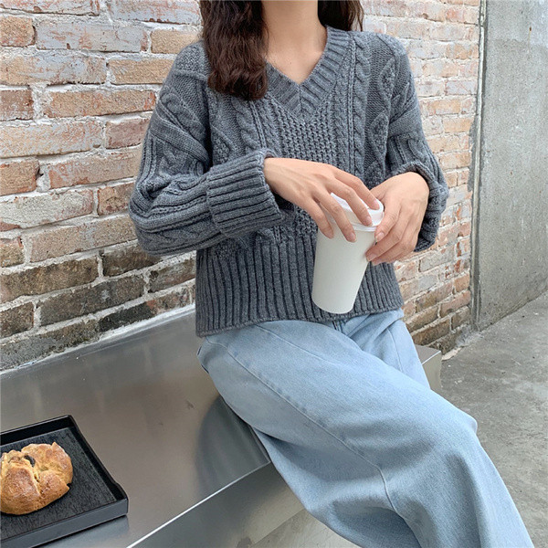 Női pulóver spitzgallérral, fekete, szürke és bézs színben