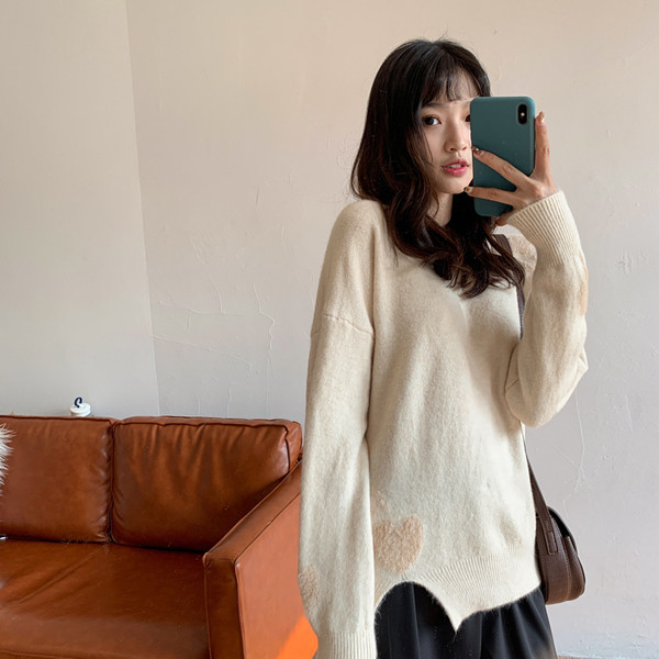 Pulover de dama modern cu broderie in verde, alb si portocaliu