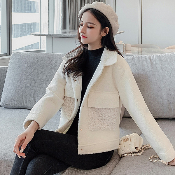 Дамско палто с копчета и джоб в бял и розов цвят