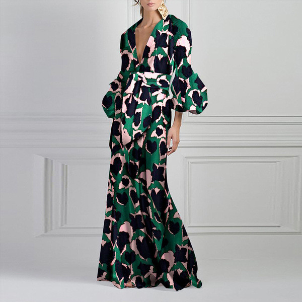 Κομψό γυναικείο φόρεμα με λαιμόκοψη με μακριά μανίκια σε πράσινο χρώμα