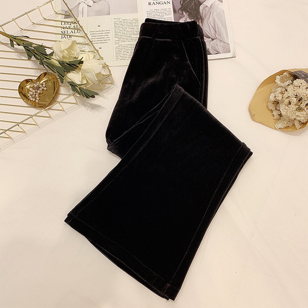 Női bársony nadrág magas derékkal, fekete színben