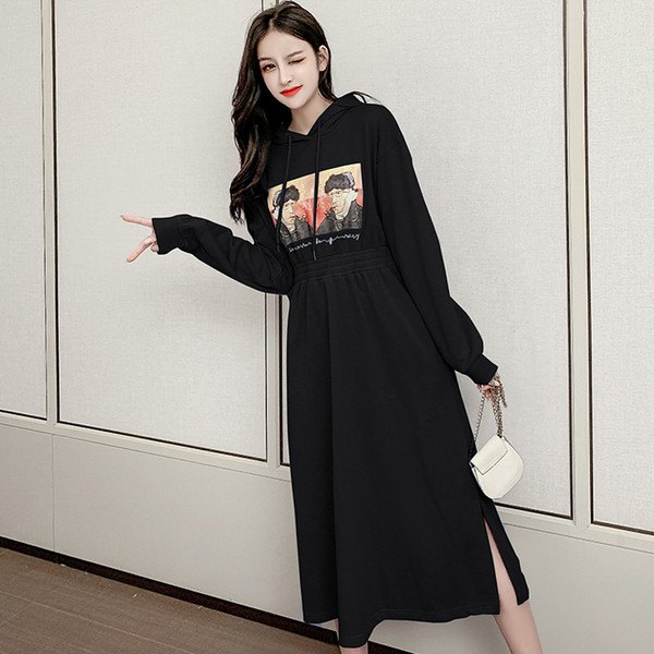 Hosszú női alkalmi ruha kapucnival és rátéttel fekete és kék színben