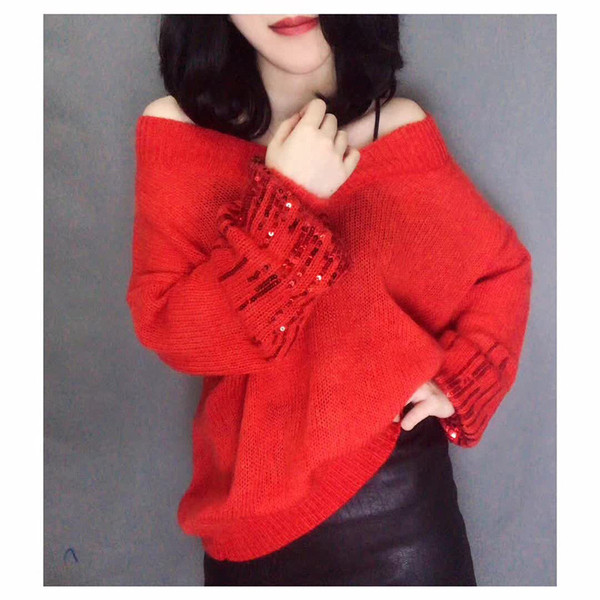 Modern női pulóver spitz nyakkivágással és flitterekkel az ujján több színben