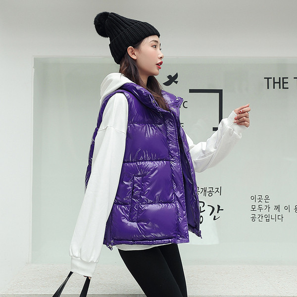 Mindennapi női mellény felirattal és zsebekkel öt színben