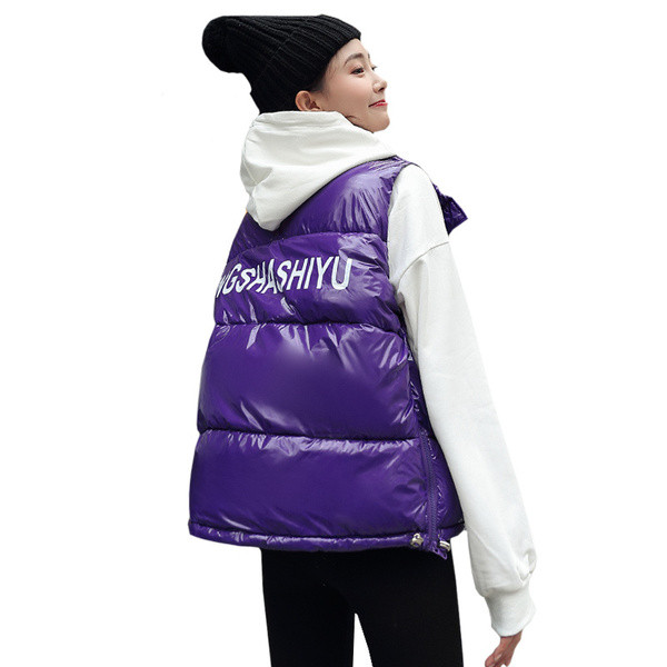 Mindennapi női mellény felirattal és zsebekkel öt színben