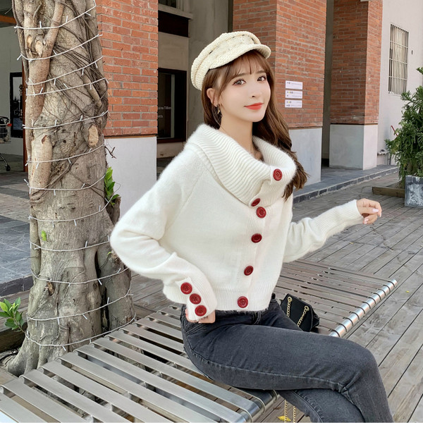 Vesta de dama la moda cu guler polo inalt in alb si negru