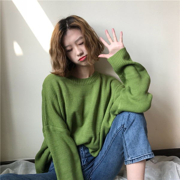 Stílusos női téli pulóver zöld, fehér és kék hasítékokkal