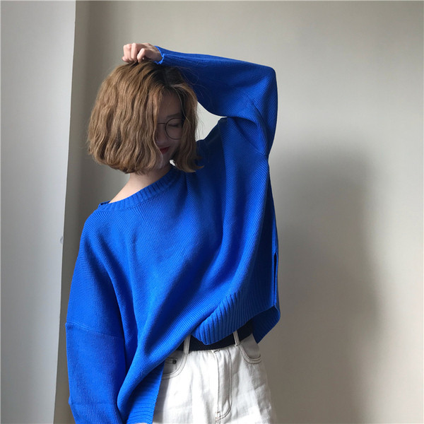 Stílusos női téli pulóver zöld, fehér és kék hasítékokkal