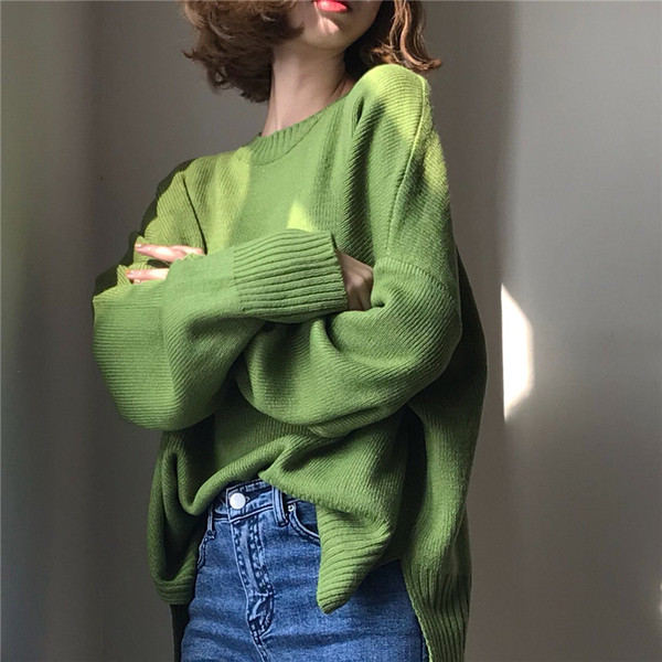 Stílusos női téli pulóver zöld, fehér és kék hasítékokkal