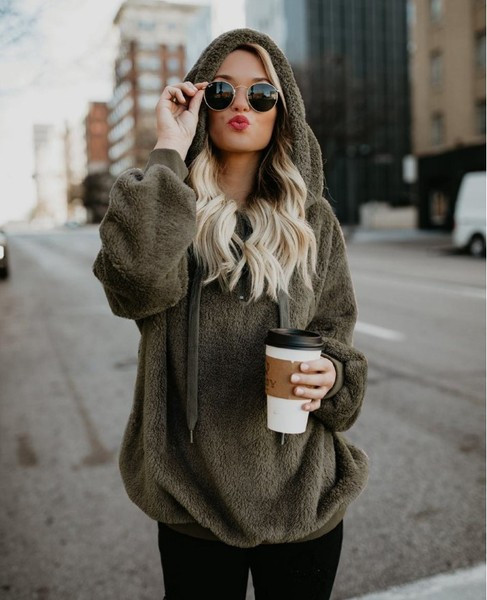 Női téli pulóver kapucnival és cipzárral, többféle színben