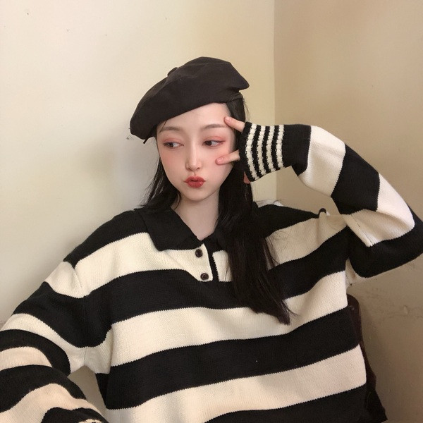 Aktuális női csíkos gombos blúz