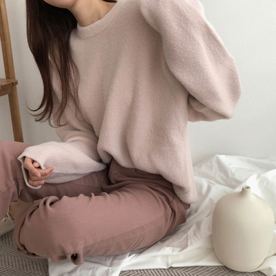 Μοντέρνο γυναικείο πουλόβερ με στρογγυλη λαιμόκοψη σε μπεζ, ροζ και μοβ χρώμα