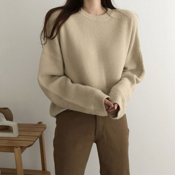 Μοντέρνο γυναικείο πουλόβερ με στρογγυλη λαιμόκοψη σε μπεζ, ροζ και μοβ χρώμα