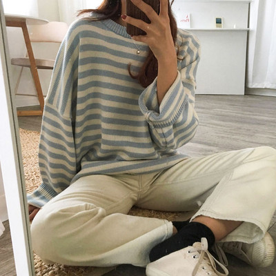 Ριγέ γυναικείο πουλόβερ με κυκλική λαιμόκοψη