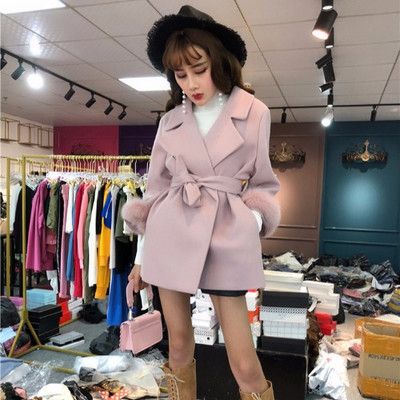 Модерно палто с колан и пух в два цвята