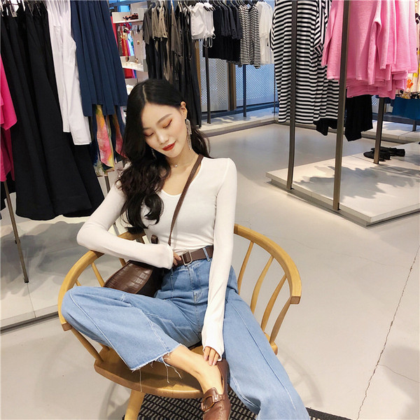 Lezser blúz hosszú ujjal és spitz nyakkivágással három színben - sima modell